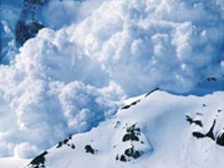 Снежная лавина накрыла в Альпах близ южногерманского города Кемптен трех британских военнослужащих, принимавших участие в тренировочном лыжном походе