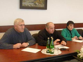 Вахтанг Комахидзе (на фото слева) и еще двое грузинских правозащитников в декабре прошлого года были приглашены в Цхинвали в связи с освобождением задержанных там четырех грузинских подростков