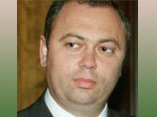Бывший министр обороны, член-корреспондент Академии наук Молдавии Валерий Пасат предложил провести всенародный референдум по преподаванию в школах страны основ православия