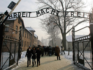Предполагаемый заказчик кражи надписи в Освенциме задержан в Стокгольме