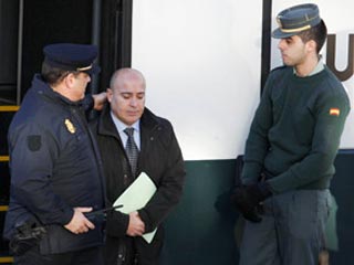 Суд Мадрида приговорил бывшего сотрудника национального разведывательного центра (CNI) Испании Роберто Флореса Гарсию, обвиняемого в передаче России секретной информации, к 12 годам тюремного заключения
