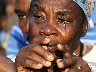 Более 200 тыс. человек погибли, 300 тыс. человек получили ранения и травмы в разрушительном землетрясении 12 января 2010 года на Гаити