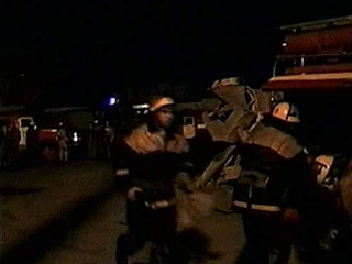 Четыре человека погибли сегодня в результате пожара в 4-этажном жилом доме в якутском поселке Черском