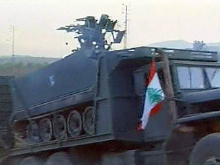 Зенитные средства ПВО ливанской армии открыли сегодня заградительный огонь по самолетам ВВС Израиля, вторгшимся в воздушное пространство страны над долиной Бекаа