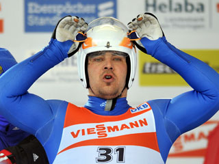 Российский саночник Альберт Демченко упустил возможность завоевать бронзовую медаль Олимпиады, заняв четвертое место с результатом 3 минуты 14,405 секунды