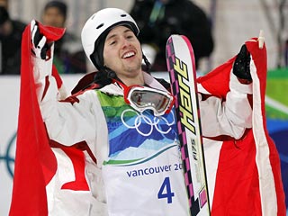Действующий обладатель Кубка мира в могуле канадец Александр Билодо первенствовал на олимпийском турнире, который состоялся в Уистлере
