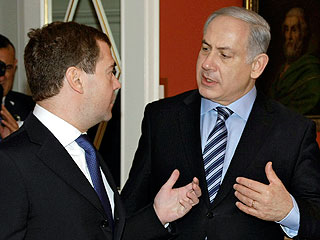 Премьер-министр Израиля Биньямин Нетаньяху, находящийся сейчас с визитом в Москве , не подтвердил распространенные ранее некоторыми СМИ сведения о возобновлении его страной поставок вооружений в Грузию