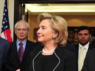 Госсекретарь США Хиллари Клинтон, завершив четырехдневное турне по Ближнему Востоку, не смогла вылететь из Саудовской Аравии из-за поломки самолета