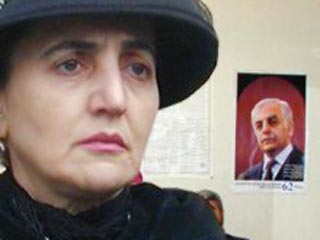 Вдова президента Грузии Звиада Гамсахурдии Манана Арчвадзе не собирается менять решение о переносе праха своего мужа из Мтацминдского пантеона писателей и общественных деятелей страны