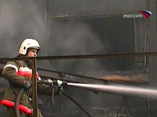 В пятницу утром в городке Когалым Ханты-Мансийского автономного округа (Югра) загорелось двухэтажное общежитие