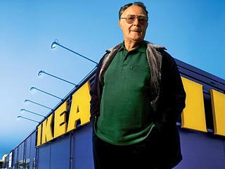 Один из богатейших людей мира, основатель IKEA Ингмар Кампрад сказал, что он был "убит горем", узнав о причинах увольнения двух топ-менеджеров из российского подразделения компании
