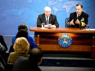 Начальник Объединенного комитета штабов США Майкл Маллен в этой связи заявил в понедельник на пресс-конференции, что военное вмешательство не сможет решить ядерную проблему Ирана