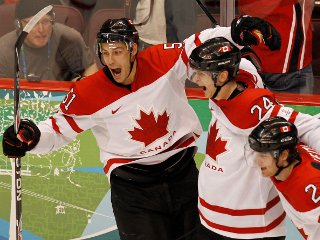 Мужская сборная Канады по хоккею завоевала золотую медаль зимней Олимпиады в Ванкувере