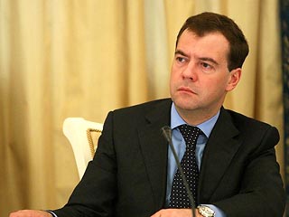 Дмитрий Медведев отправился во Францию, отношения с которой наладились после войны на Кавказе