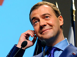 Медведев встретился с представителями русской общины Франции 