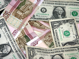 Доллар подешевел на 16 копеек, евро подрос на 7