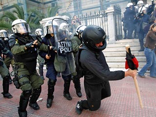 Перед парламентом Греции в столице страны произошли столкновения участников массовой демонстрации