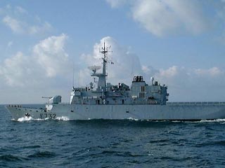 Французский фрегат Niv&#244;se уничтожил два пиратских судна и захватил 11 сомалийских пиратов в Индийском океане