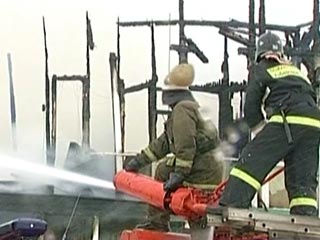 При пожаре в частном доме в Свердловской области погибли пять человек