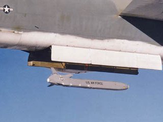 Пентагон намерен обзавестись новыми крылатыми ракетами воздушного базирования, способными нести ядерные боеголовки