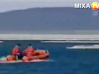 Сотрудники МЧС в воскресенье обнаружили тела четырех человек, пропавших во время операции по спасению рыбаков с оторвавшейся льдины на Сахалине