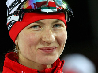 Белорусская биатлонистка Дарья Домрачева выиграла вторую гонку подряд на этапе Кубка мира в финском Контиолахти, победив в гонке преследования