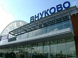 В московском аэропорту "Внуково" милиционеры задержали только что освободившегося из колонии вора в законе Теймураза Гоголашвили, который носит кличку Тимур Цико