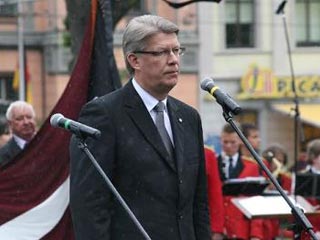 Президент Латвии Валдис Затлерс заявил, что не видит необходимости в том, чтобы запрещать проведение 16 марта акций, посвященных Дню памяти латышских легионеров Waffen SS. Как считает президент, такие мероприятия никогда не были агрессивными