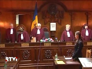 Конституционный суд Молдавии на заседании во вторник определил, что парламент страны может быть распущен не более одного раза в течение календарного года