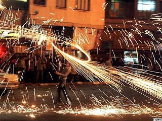 Около 300 человек пострадали в ходе отмечавшегося этой ночью в Иране "праздника поклонения огню"
