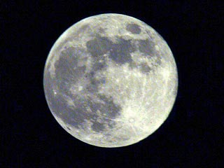 Канадский ученый Фил Стук, ранее объявивший, что ему удалось обнаружить на снимках поверхности Луны советский "Луноход-2", неверно определил его положение, заявил российский ученый