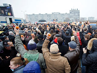 В Калининграде, известном своей оппозиционной активностью, собралось около двух тысяч человек