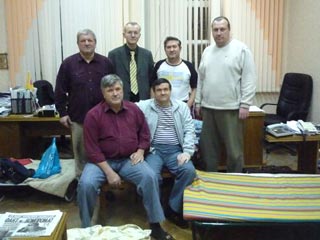В Астрахани приостановлена "политическая" голодовка представителей трех партий, "Справедливой России", КПРФ и ЛДПР, а также нескольких журналистов, начавших 17 марта бессрочную акцию протеста. Это решение было принято после встречи с комиссией Генпрокурат