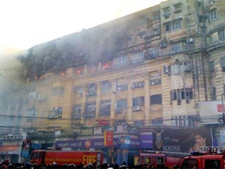 Пожар в офисном здании индийского города Колката: 23 погибших, десятки раненых