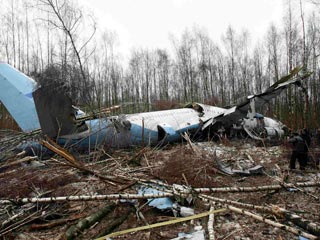 На самолете Ту-204, совершившим жесткую аварийную посадку в полутора километрах от московского аэропорта "Домодедово", не было зафиксировано ни пожара, ни взрыва, ни разрушения фюзеляжа