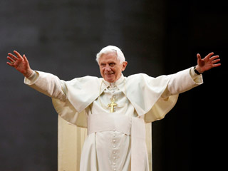 Папа Римский едет в Португалию в годовщину беатификации фатимских пастушков, которым явилась Богородица