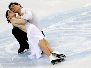 Олимпийские чемпионы Ванкувера в танцах на льду канадцы Тесса Виртю и Скотт Мойр, выиграв в Турине свой первый мировой титул, заявили на пресс-конференции, что не уверены, продолжат ли выступление в любительском спорте