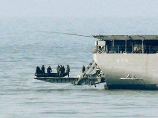 Спасатели обнаружили фрагмент затонувшего южнокорейского корабля, там могут быть живые