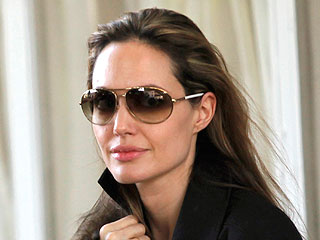 Анджелина Джоли готова сыграть злую колдунью в новой "Спящей красавице"