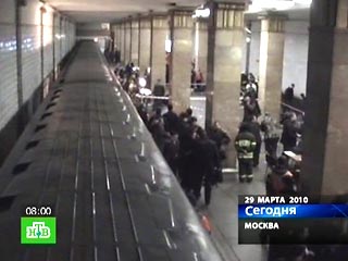 В день терактов в московском метро, 29 марта, на Сокольническую линию по техническим причинам не вышли два поезда. Об этом журналистам рассказал машинист состава, подорванного на "Парке культуры"