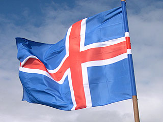 Standard & Poor's понизило рейтинги Исландии