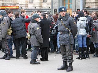 На Триумфальной площади милиция задержала около 10 участников акции в защиту Конституции