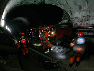 Мощный взрыв произошел в среду вечером на угольной шахте в центральной китайской провинции Хэнань