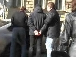 В Ленинградской области милиционеры обезвредили банду мошенников, которые вымогали у москвичей крупные суммы денег