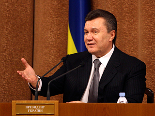 Украинский президент Виктор Янукович считает, что вице-премьер Владимир Семиноженко не имел права делать заявлений о возможности союза Украины, России и Белоруссии