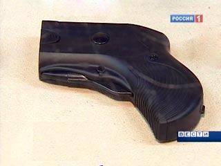 В Петербурге 46-летняя дама с собачками расстреляла посетителей почты из пистолета