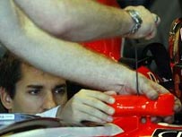 Международная автомобильная федерация (FIA) отложила вопрос об изменении конструкции зеркал заднего вида на болидах "Формулы-1" до пятого этапа чемпионата мира