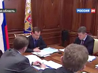 Президент России Дмитрий Медведев вновь подверг правительство резкой критике за невыполнение поручений о подготовке нормативной базы для строительства транспортной инфраструктуры