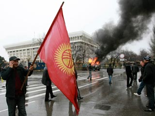 Эксперты: США и Китай не хотели революции в Киргизии, а у России были претензии к свергнутому президенту