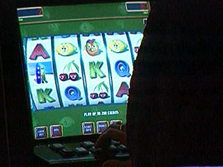Действующее законодательство позволяет безнаказанно проводить азартные игры вне специальных зон